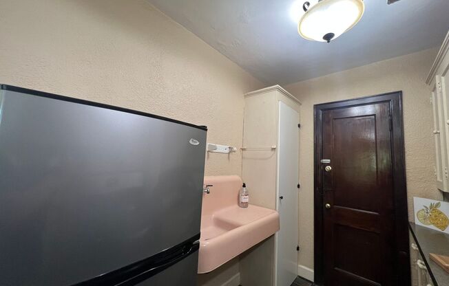 Studio, 1 bath, 650 sqft, $795, Unit Unit 202 Studio A650