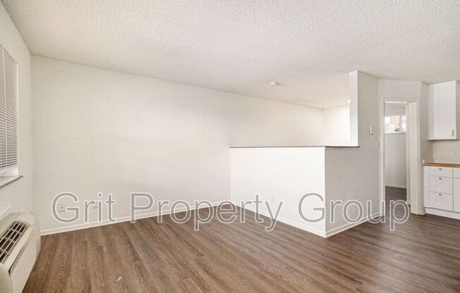 6924 N OLIVE