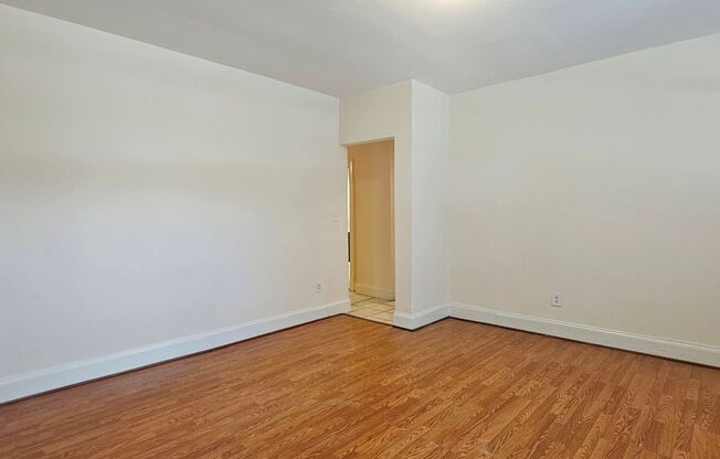 3 beds, 2 baths, 1,100 sqft, $1,915, Unit 105