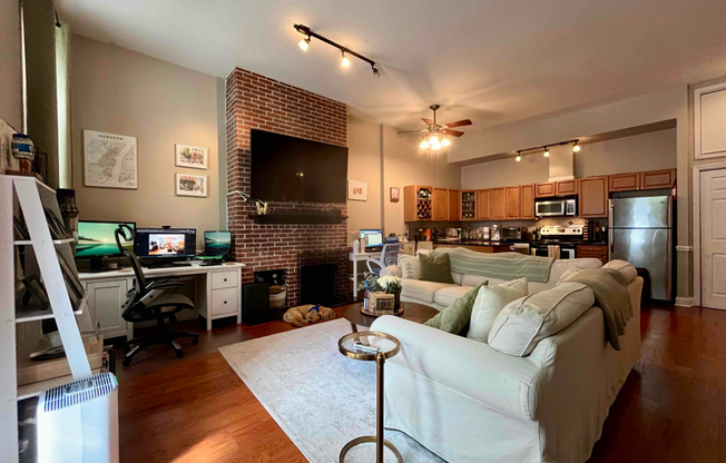222 GRAND ST