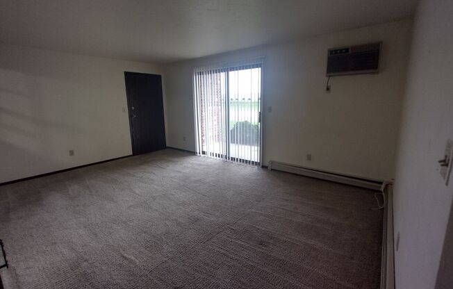 2 beds, 1 bath, 794 sqft, $1,139, Unit 1687-12