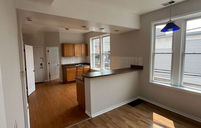 2346 W. Taylor