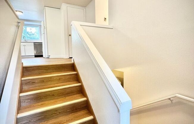 1213 NE 102 ST