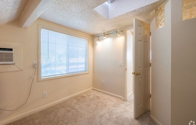 2 beds, 1 bath, 625 sqft, $1,595, Unit 315