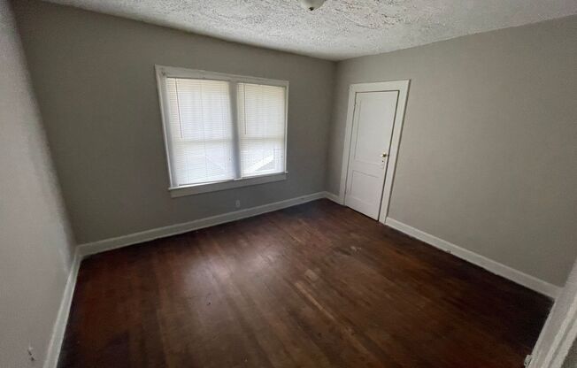 3 beds, 1 bath, $1,200