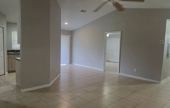 3 bedroom 2 bath in Lehigh Acres