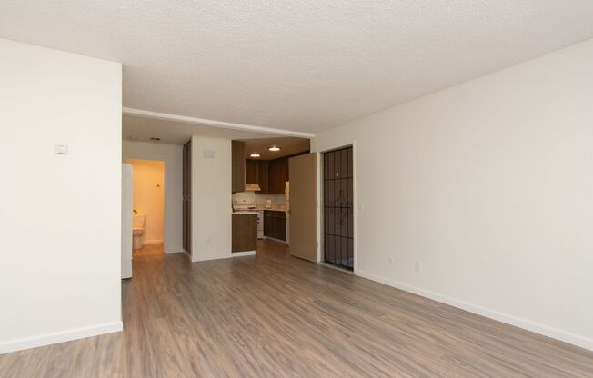 1 bed, 1 bath, 642 sqft, $1,795, Unit F11