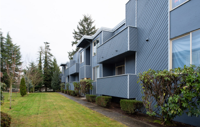9925 Everett (Wildwood)