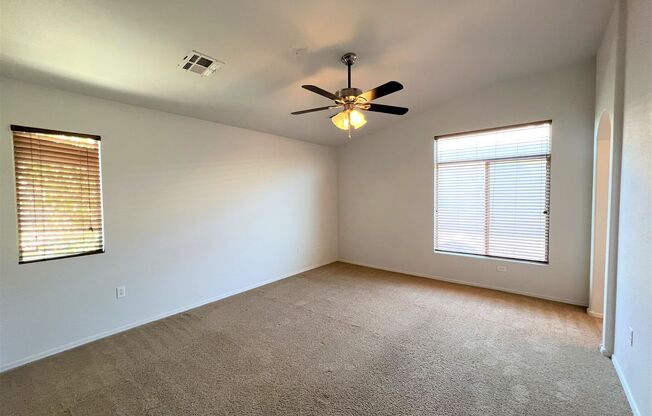 3 beds, 2.5 baths, $1,985, Unit UNIT 1045