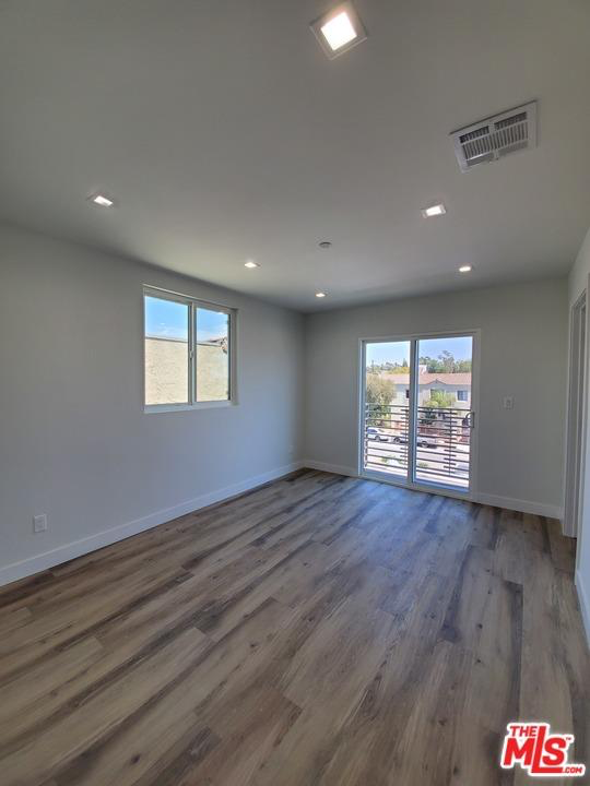 2337 1/2 CRENSHAW BLVD