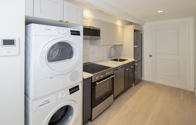51 W 11 ST
