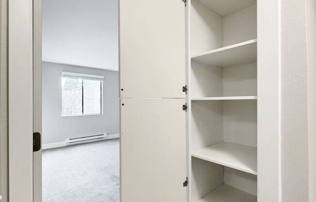 1 bed, 1 bath, 636 sqft, $1,650, Unit 324
