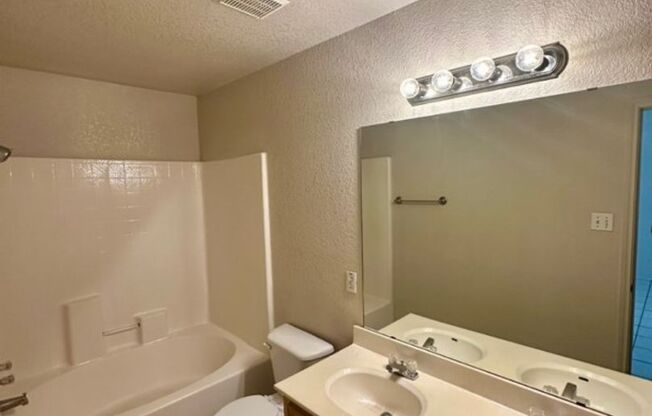 3 beds, 2 baths, 1,289 sqft, $1,295, Unit A