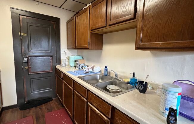 1 bed, 1 bath, $895, Unit 5