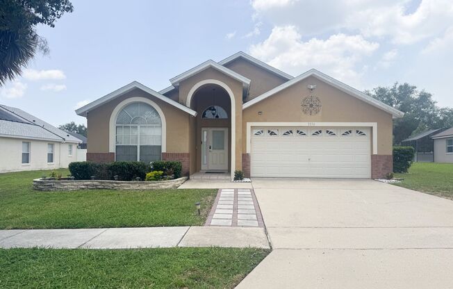 5 bedroom 4 bathroom pool home in Orange Tree community