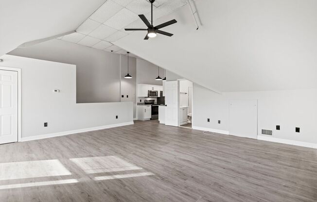 Studio, 1 bath, 655 sqft, $1,795, Unit 649B