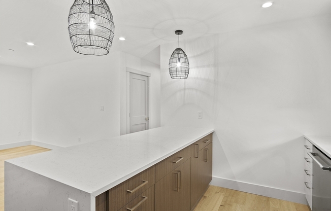 26 CRES AVE