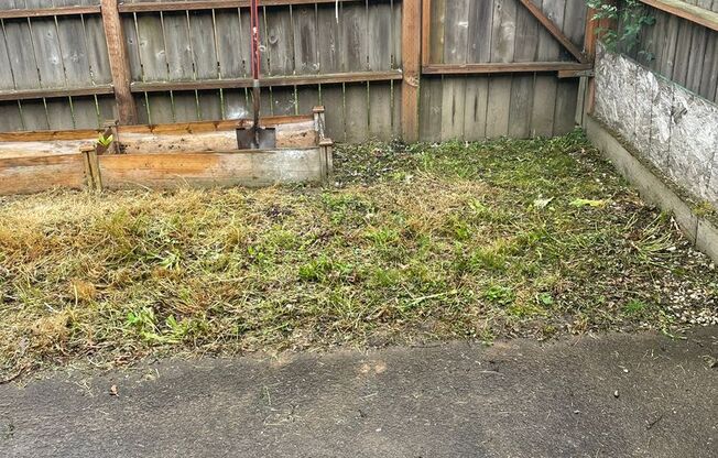 2 beds, 1 bath, 945 sqft, $1,575, Unit 054