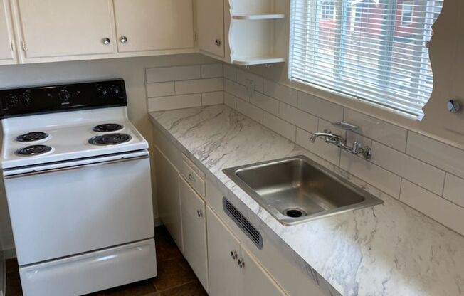 1 bed, 1 bath, 624 sqft, $1,495, Unit A04