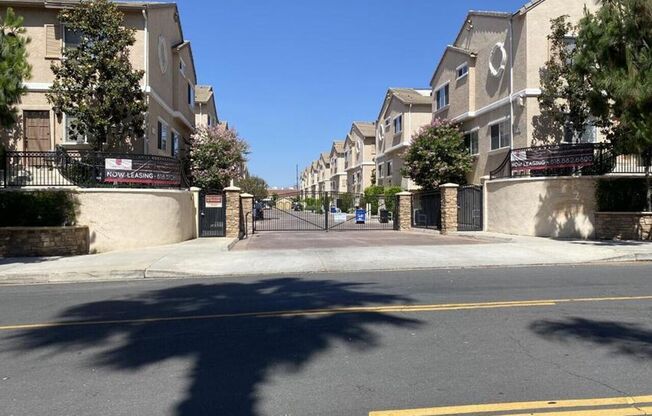 3 beds, 3 baths, $3,700
