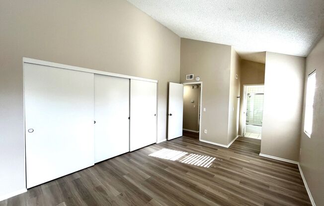 2 beds, 2 baths, $2,750, Unit C