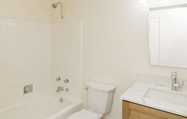 1 bed, 1 bath, 700 sqft, $2,450, Unit 118