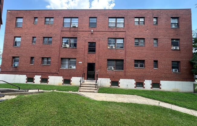 214 KENILWORTH AVE NE