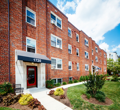 Le Mar Apartments