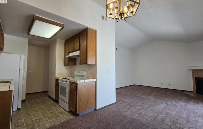 6318 JOAQUIN MURIETA AVE