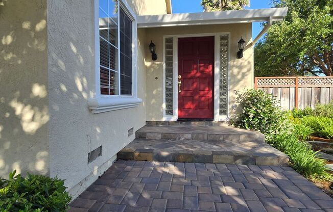Single Family Home, Remodeled Inside and Out, Corner Lot, Vaulted Ceilings, New Carpet, Fireplace!
