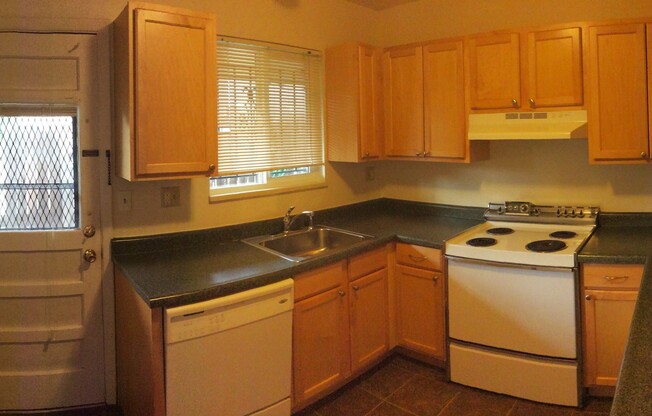 2 beds, 1 bath, 625 sqft, $2,250, Unit 11