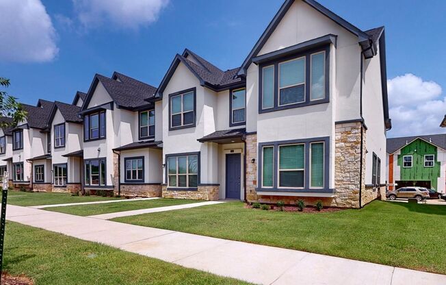 New Townhome in Frisco!
