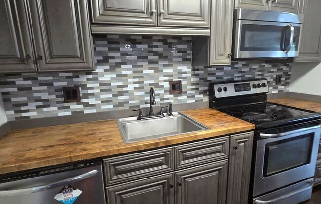 Beautiful 3 Bedroom with Bonus Room in Decatur Township near S.High School Rd and Kentucky Ave