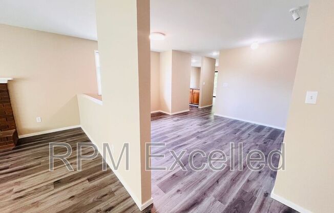 27432 124 PL SE