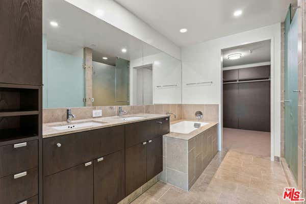 1 bed, 2 baths, 1,410 sqft, $5,200