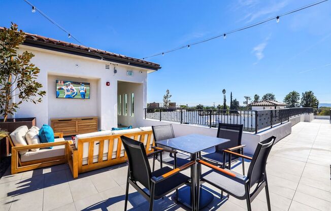 1 bed, 1 bath, 600 sqft, $2,500, Unit 122