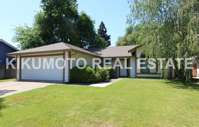 3 Bedroom, 2 Bath, 2 Car garage in the Pocket Area