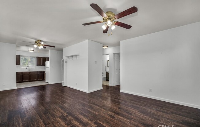 545 W SANTA CRUZ ST