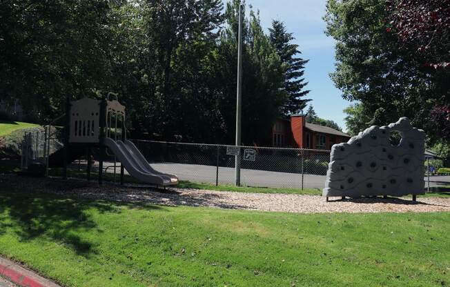 Lush Green Landscape at Townfair Apartments, Gresham, OR, 97030