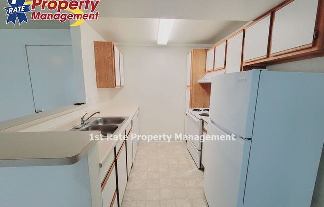 2183 S STEPHEN AVE