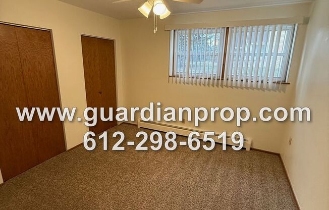 3 beds, 1 bath, 920 sqft, $1,250, Unit #1