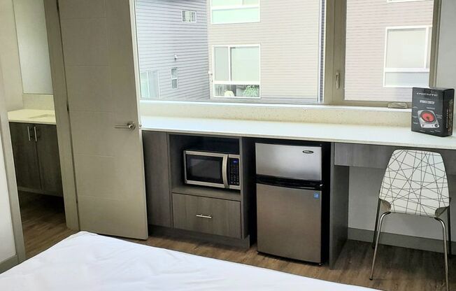 Studio, 1 bath, 167 sqft, $999, Unit D306