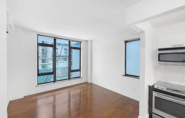 148 E 98 ST