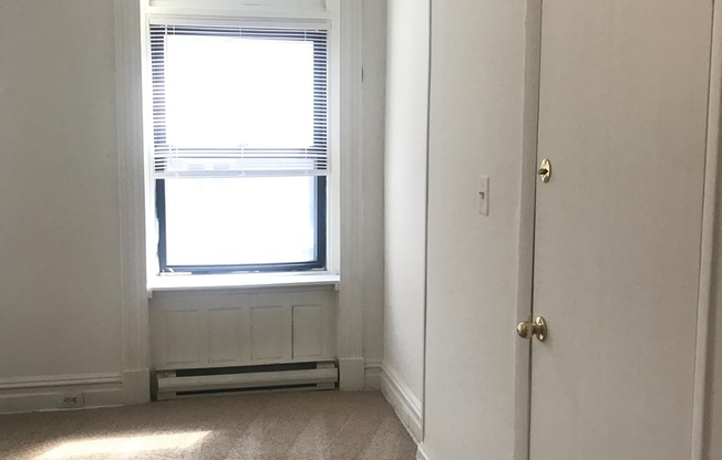 Studio, 1 bath, 450 sqft, $1,099, Unit 46-1F
