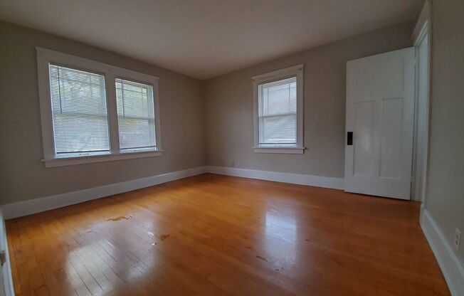 4 beds, 1 bath, $2,100