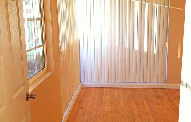 3 beds, 2 baths, $2,800, Unit UNIT C
