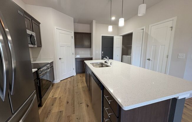 1 bed, 1 bath, 970 sqft, $1,745, Unit 5117-114