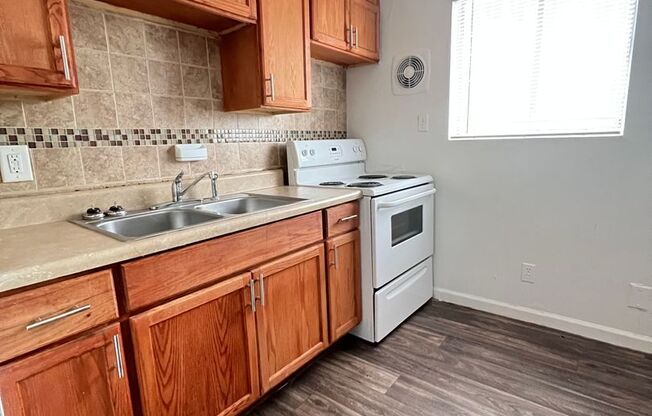 $500 OFF ON 1ST MONTH RENT!! $99.00 APPLICATION FEE!! ONLY ONE LEFT HURRY!!