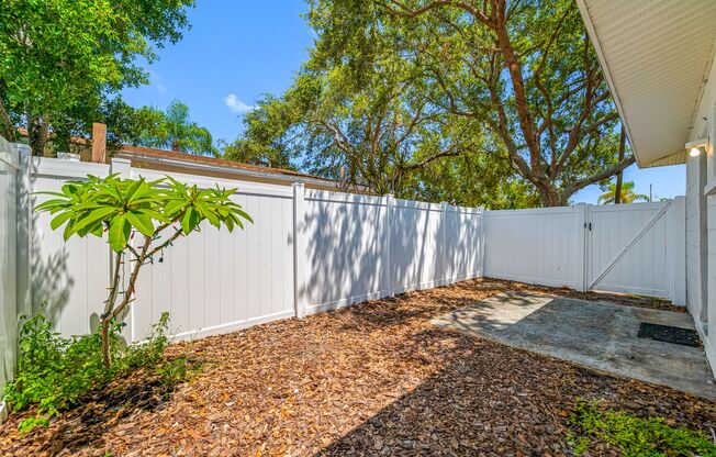 2 beds, 1 bath, 800 sqft, $1,595, Unit 621-4