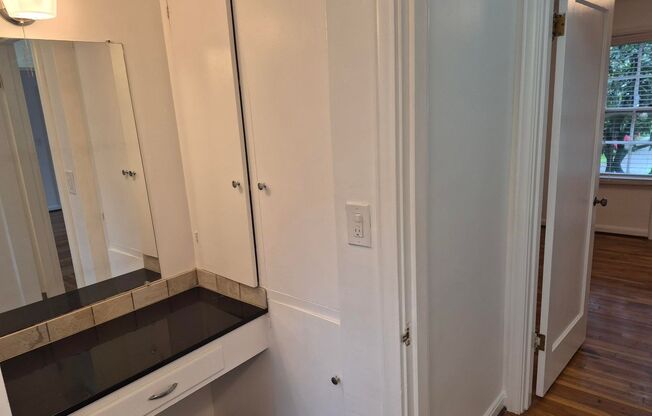 1 bed, 1 bath, 691 sqft, $1,410, Unit 60